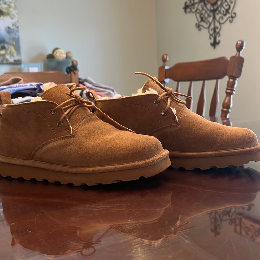 BearPaw Men’s Fuzzy Boots